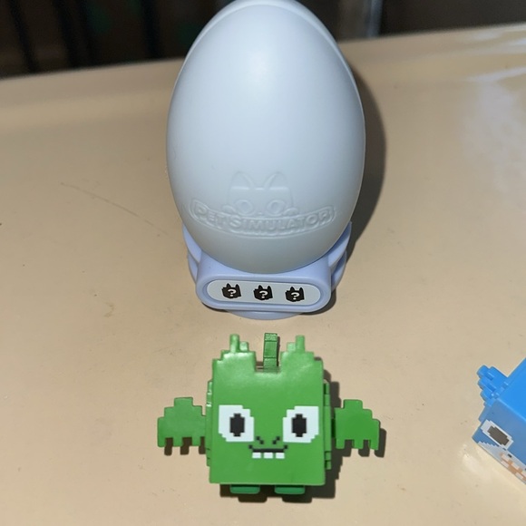 Pet Simulator Series 2 exclusive Pixel Figures - Picture 2 of 4
